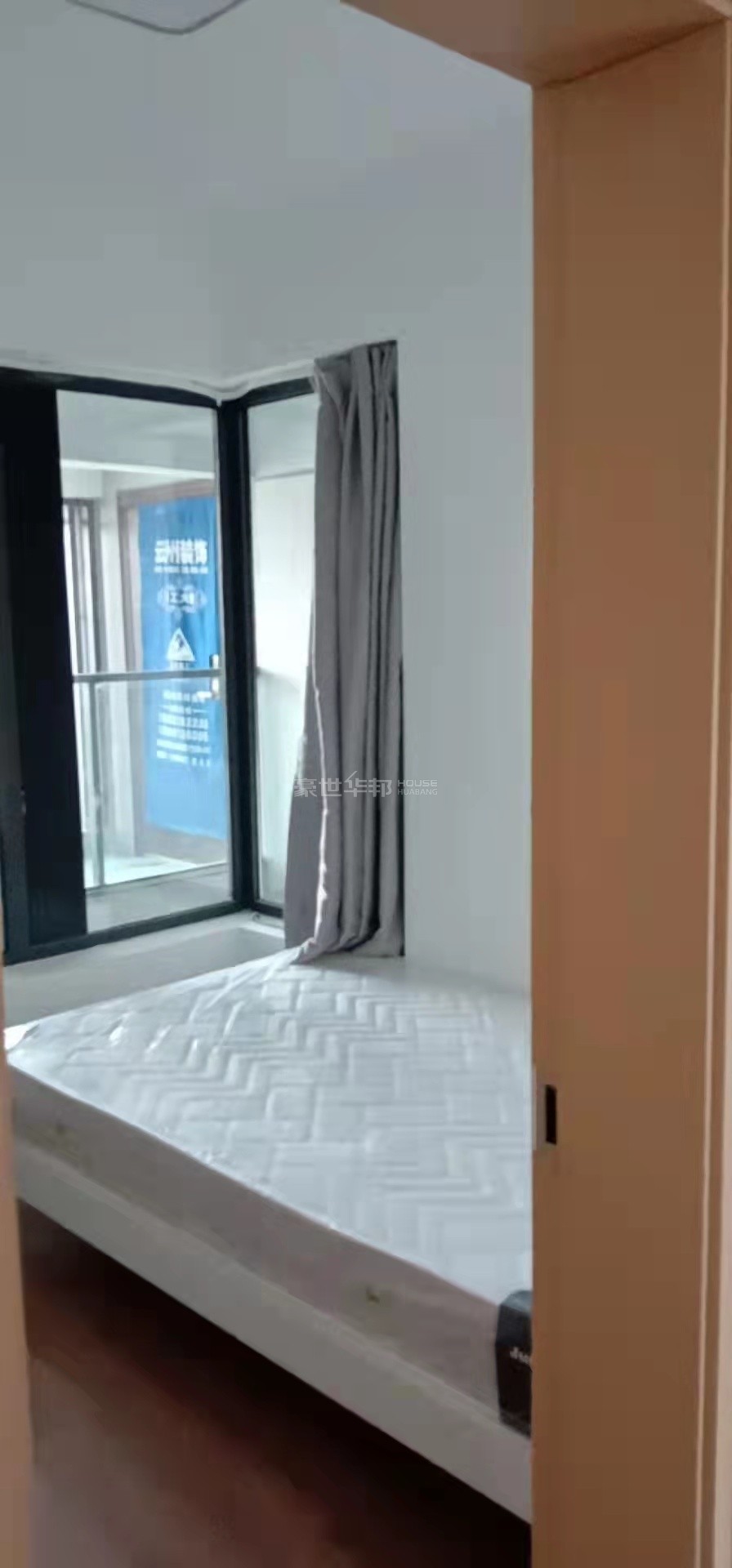 次卧