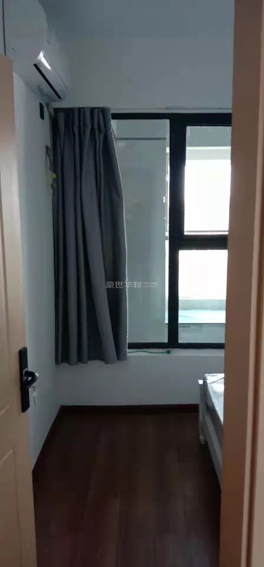 次卧