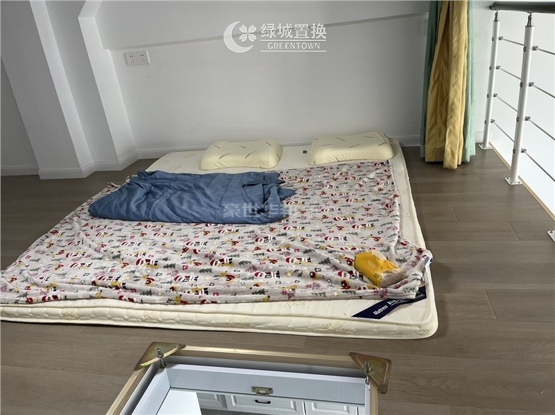 次卧