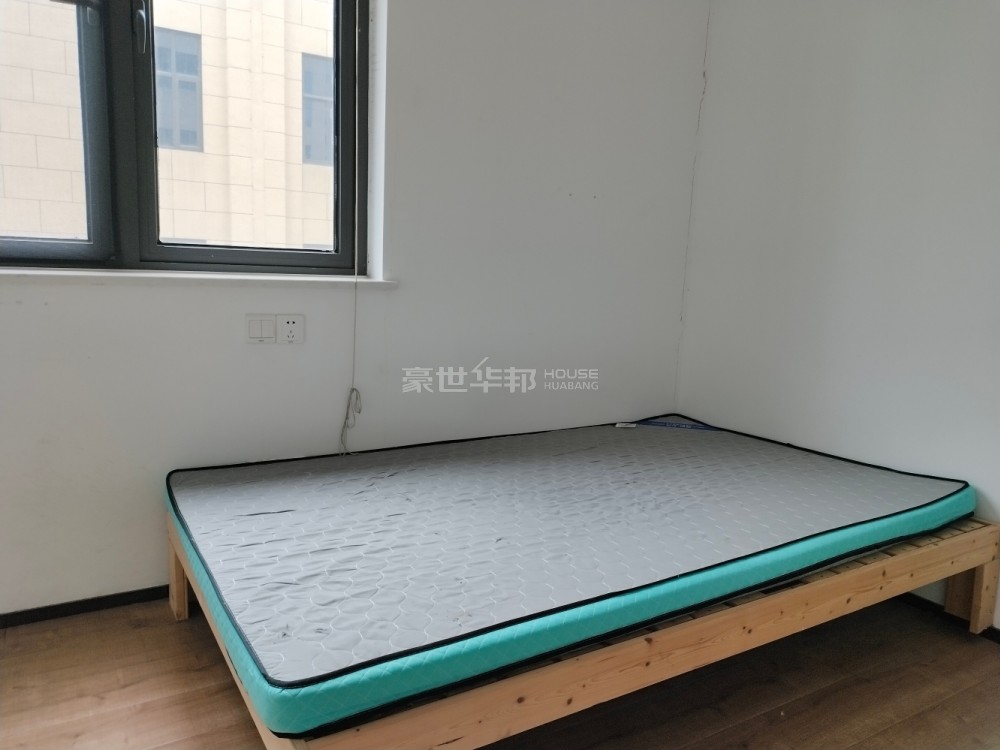 次卧