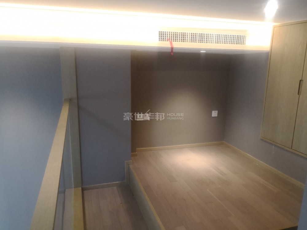 次卧