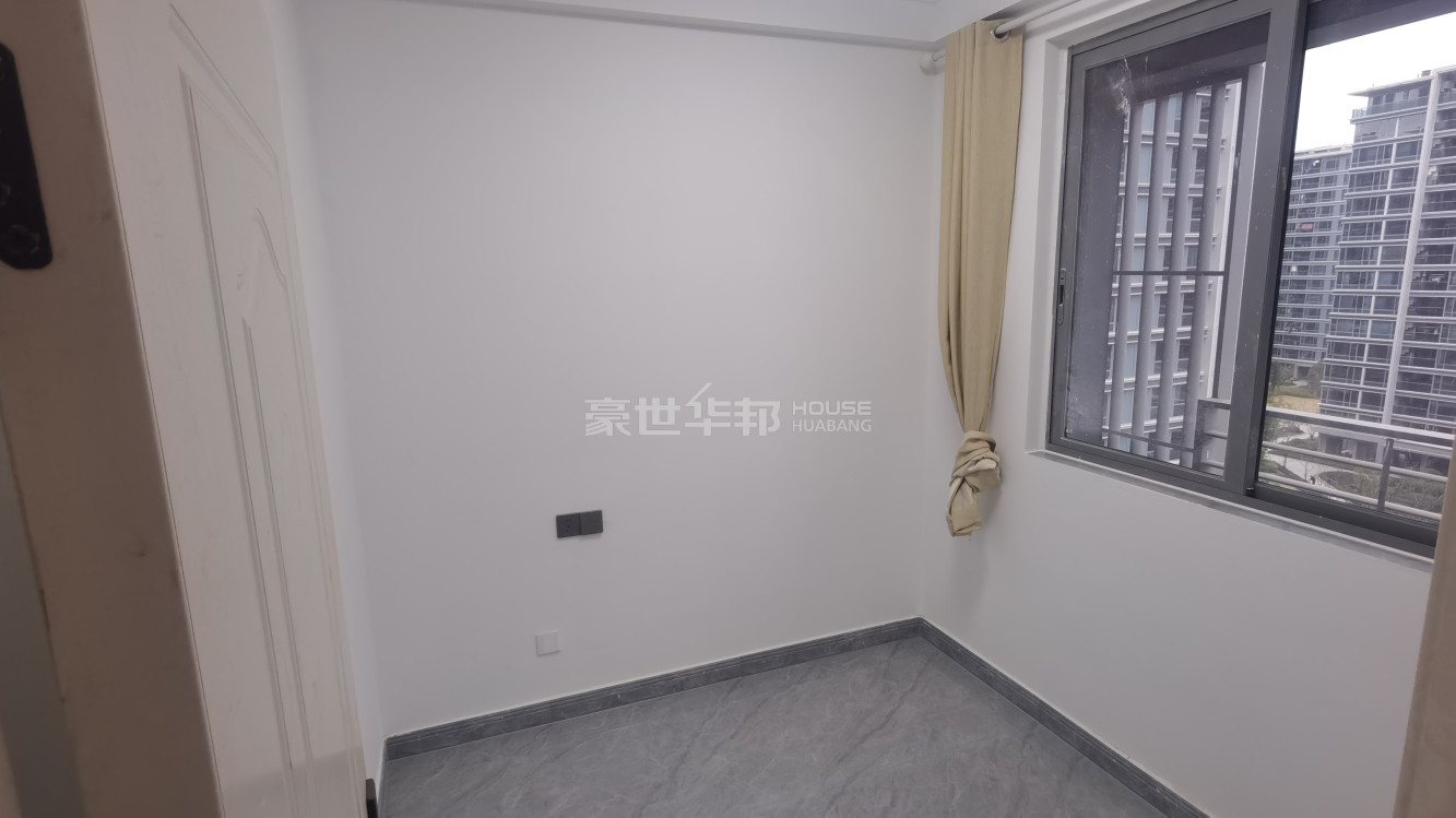 次卧