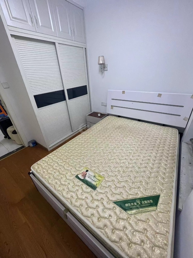 次卧